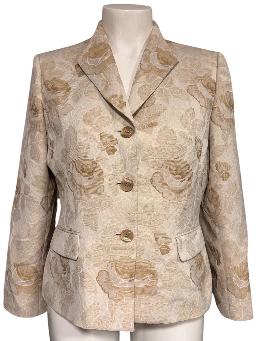Kasper Floral Jacquard Blazer in Beige and Cream